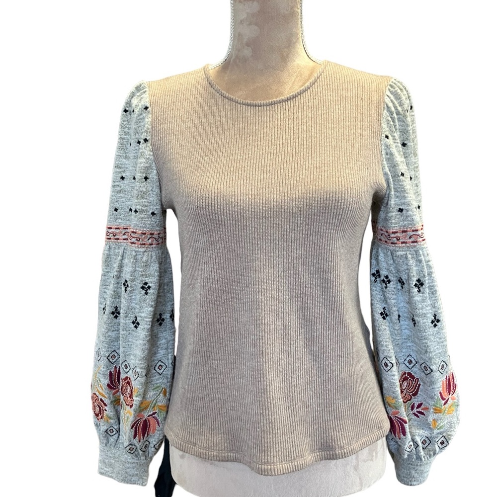 Anthropologie THML Puff Sleeve Embroidered Sweater size Small